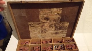 Caja de arandelas vintage