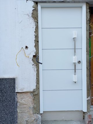 Puerta Blanca Exterior