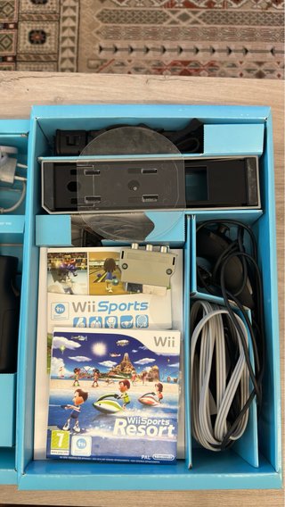 Nintendo Wii Negra + Wii Sports + Resort Pak