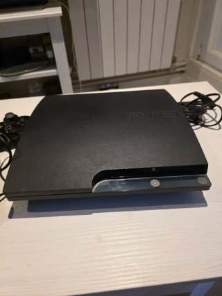 Consola PS3 Slim Negra + Juegos y Accesorios