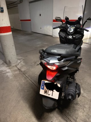SYM Cruisym 125cc Scooter Negro/Plata