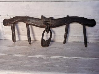 Yugo de madera antiguo