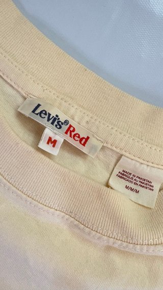 Camiseta Levi's Hombre Beige y Rojo