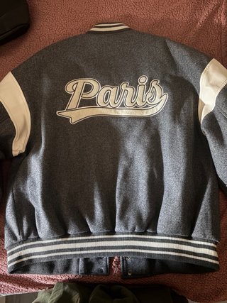 Cazadora Bomber Bershka Gris y Beige