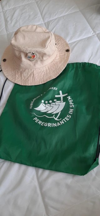 Pañuelo, sombrero y mochila Jubileo Roma 2025