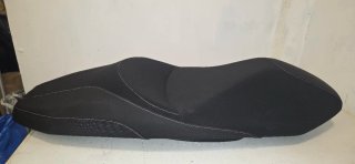 Asiento Moto Negro Forza 2015 y 2017 con Costuras.