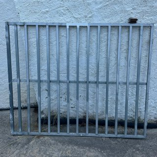 Reja de hierro forjado. Ancho 155 cm, alto 126 cm