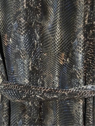 Vestido Massimo Dutti estampado serpiente T42