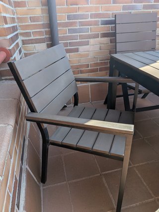 Mesa y 4 sillas terraza/jardín