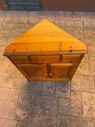 Mueble Esquinero de Madera de Pino