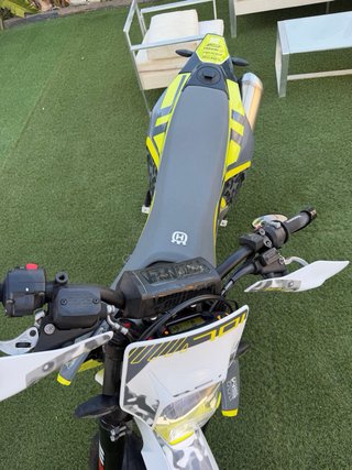 Husqvarna 701 Supermoto 2020 Gris/Amarillo
