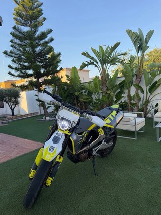 Husqvarna 701 Supermoto 2020 Gris/Amarillo