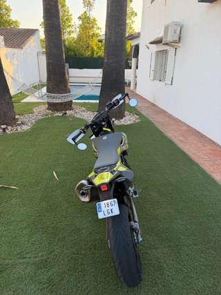 Husqvarna 701 Supermoto 2020 Gris/Amarillo