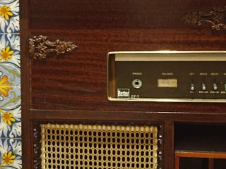 Tocadiscos Bettor antiguo