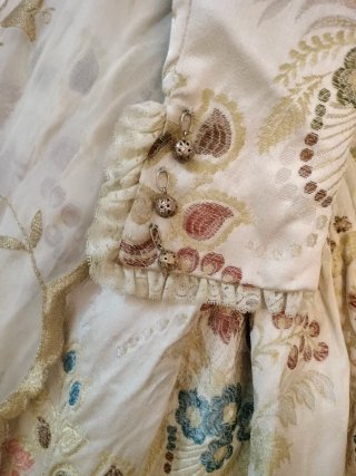 Traje de Fallera Beige y Dorado