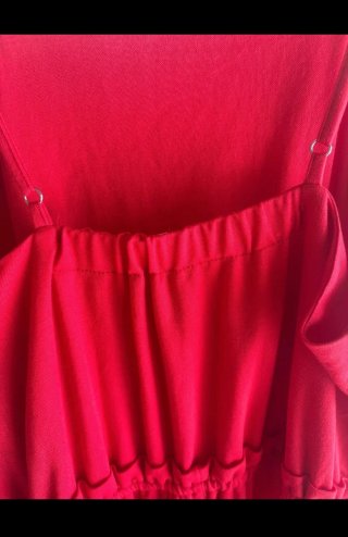 Mono rojo elegante talla S