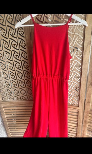 Mono rojo elegante talla S