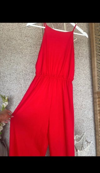 Mono rojo elegante talla S
