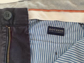 Lote 3 Pantalones Chinos Dockers y Guess