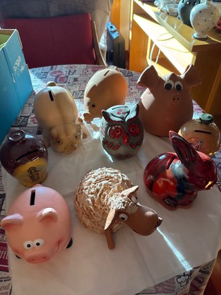 Colección de huchas: cerdos, oveja, conejo