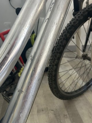 Bicicleta gris 26 pulgadas