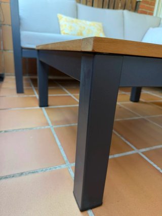 Tavolo ausiliario da giardino in legno e metallo