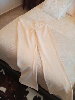 Pantalón deportivo Zara beige mujer