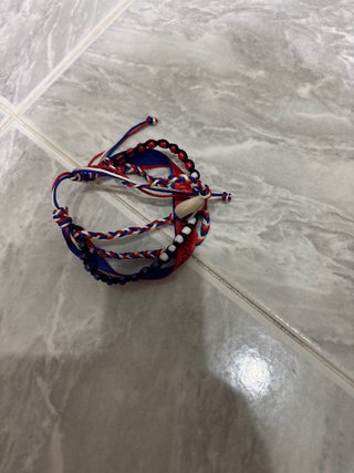 Braccialetto intrecciato blu e rosso