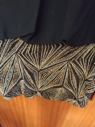Vestido mini negro y dorado para eventos