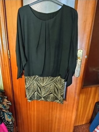 Vestido mini negro y dorado para eventos