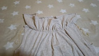 Camiseta sin mangas beige
