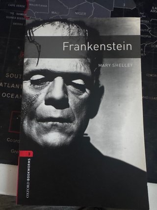 Oxford Bookworms Library: Stage 3: Frankenstein