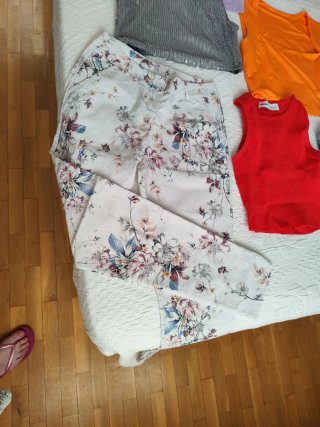 Lote Ropa, Tops, vestidos y pant. Precio negociabl