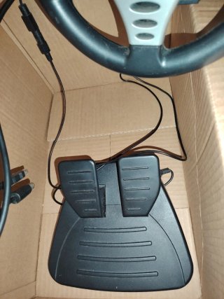 Volante Ferrari per PlayStation