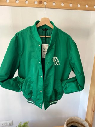 Cazadora bomber Zara hombre verde