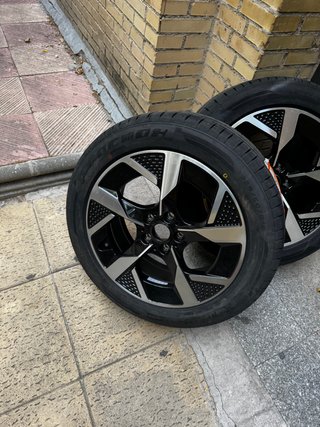 Llantas 18 Mini 2025