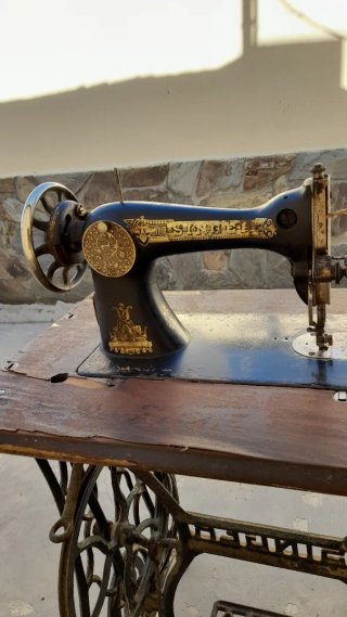 Máquina de coser Singer antigua