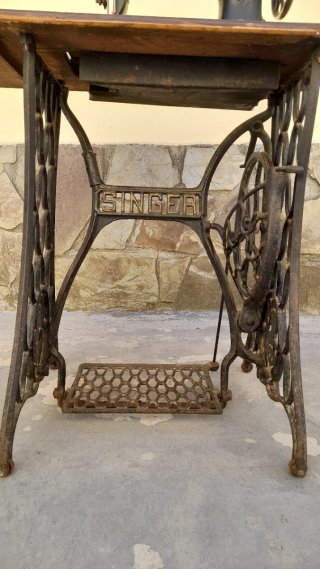 Máquina de coser Singer antigua