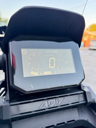 Moto Honda ADV 350 Gris