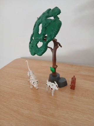 Playmobil árbol y animales todo 5€