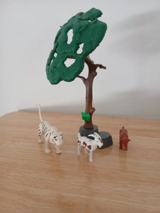 Playmobil árbol y animales todo 5€