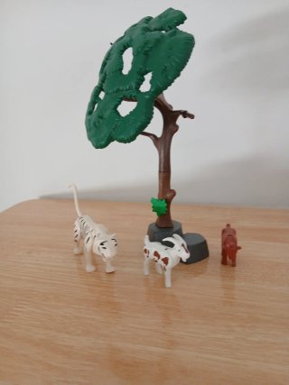 Playmobil árbol y animales todo 5€