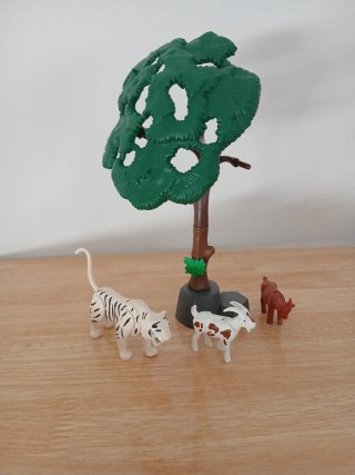 Playmobil árbol y animales todo 5€
