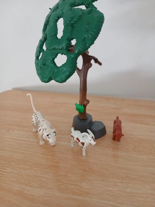 Playmobil árbol y animales todo 5€