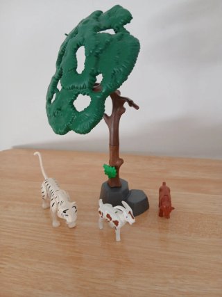 Playmobil árbol y animales todo 5€