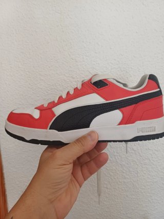 Zapatillas Puma Blancas y Rojas