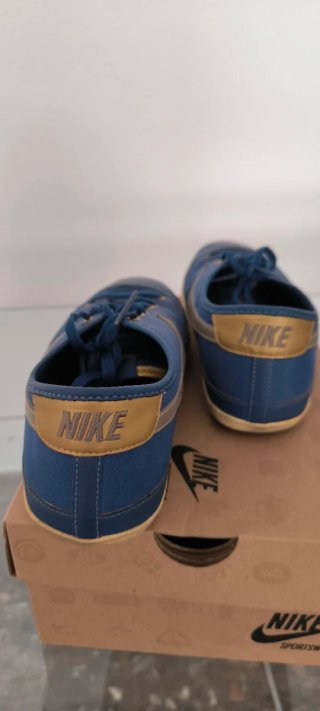 Zapatillas Nike Azul y Dorado Talla 42