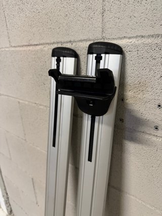 Thule WingBar Evo 135 + pies Audi Q3 llave