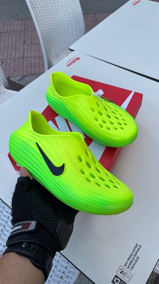 Nike Rejuven8 “Grinch” Talla 42