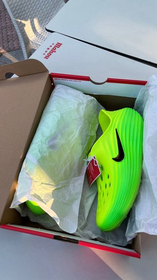 Nike Rejuven8 “Grinch” Talla 42